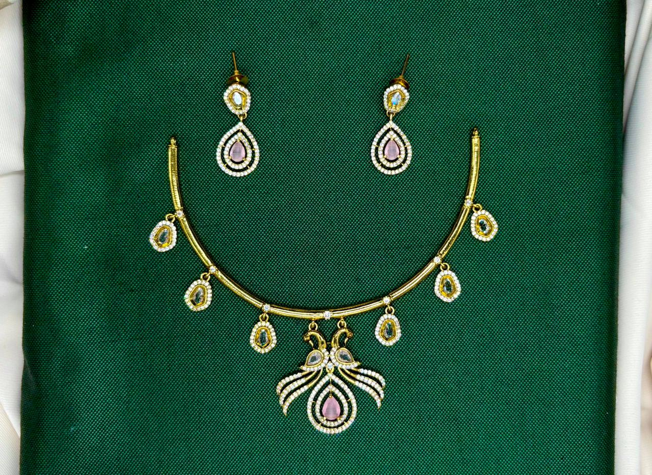 Matte Finish Peacock Kante with earrings